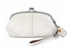 COACH Vtg Soho Kisslock Wristlet White Leather Daisy Charm Y2K Clutch 40573 picture