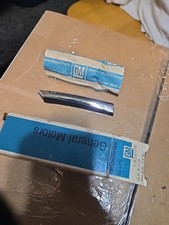 NOS 1971 - 1975 Oldsmobile Pass Fender Upper Rear Trim Molding At Cowl Oem  picture