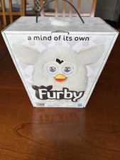 NEW Sealed 2012 Hasbro Furby White Yeti Interactive Electronic Toy NIB Rare picture