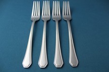 Wallace CASINO Dinner Forks (Set of 4) 18/10 Stainless China NEW 8 1/4