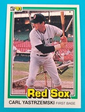 1981 Donruss #214 Carl Yastrzemski Boston Red Sox BASEBALL Card F8 picture