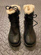 UGG Caspia 1932 Lace Up Black Leather Shearling Lined Boots Size 7 picture