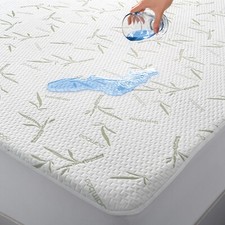 Bamboo Mattress Protector Hypoallergenic & Breathable Waterproof Mattress Cover picture