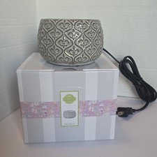 Scentsy Fleur-de-Lis Warmer Small Brand New Opened Box picture