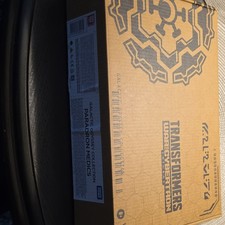 Takara Tomy Transformers War for Cybertron Galactic Odyssey Paradrone Medics Set picture