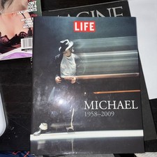 MICHAEL JACKSON COMMEMORATIVE BOOK LIFE & PEOPLE BOOK AND MAGAZINE picture