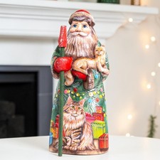 Santa with Maine Coon Cat Figurine 9