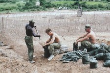 Vietnam  War  Photo --    US Soldiers Filling Sand Bags picture