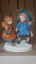 Vintage Avon Christmas Memories 1981 Sharing the Christmas Spirit Figurine picture