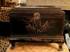 BEAUTIFUL BOMBAY LARGE BLACK & GOLD ASIAN STYLE CHEST W/ KEY, 17''X 11'X 14’’ picture