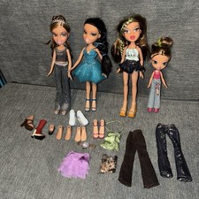 2001 Vintage MGA Bratz Fashion Doll Lot Of 4 Dolls & Accessories & Clothing picture