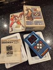 Vintage MATTEL HOCKEY  Handheld Electronic Tabletop   Video game   A6  RARE picture