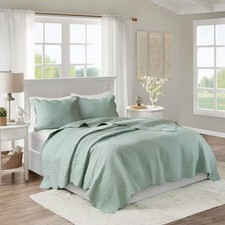 Marino Seafoam Microfiber Full/Queen Scalloped Edge Quilt Set picture
