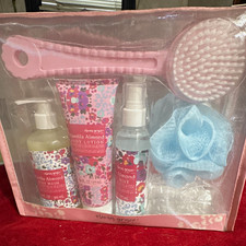 Olivia Grace Vanilla Almond Scented Travel Set Wash Lotion Mist Pouf Fizzers picture