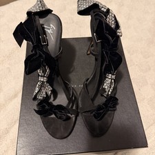 Giuseppe Zanotti Women's Black Leather Strappy Rhinestone Bow Open Toe Heels 9.5 picture
