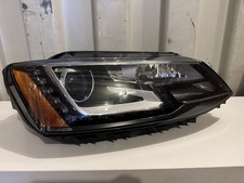 2013-16 Volkswagen Jetta Hybrid Genuine Right (Passenger) Bi-Xenon Headlight picture