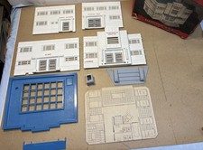 Bachmann Plasticville O/S Scale Hospital Building Kit Model Train Layout picture