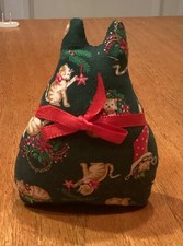 Vintage chubby stuffed cloth Christmas cat exc picture