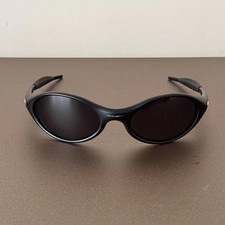 Black Oakley Eye Jacket sunglasses picture