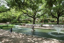 Photo:Houston Texas Zoo Boy Pond Fountain 2014 Park Scene picture