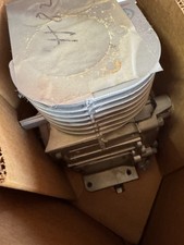 Briggs Stratton Engine Vintage Nos 299772 H-82 Shortblock New Old Motor Rare picture