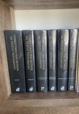 John MacArthur Comentario MacArthur del Nuevo Testamento Hardcover Set Spanish picture