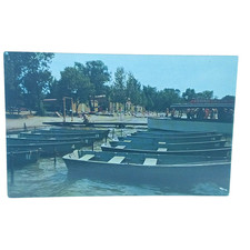 Crystal Lake Illinois Recreation Building and Boat Dock Cedar Queen Postcard UNP picture
