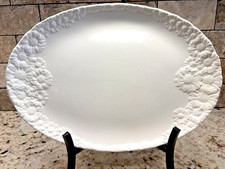 RARE Vintage NEW Williams Sonoma White DAISY Platter Embossed Made In Italy 17
