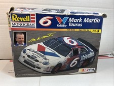 Revel Monogram #6 Mark Martin Valvoline Taurus 98 Model Kit 1:24 Opened Ford picture