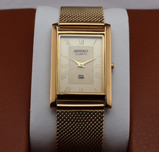 Vintage Seiko Slim Quartz Men's Wrist Watch Cream Dial with Gold Mesh Band. picture