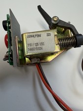 UVH4LP26K Eaton Cutler Hammer UVR 110/125 VDC New Open box picture