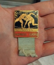 VINTAGE - 1969 - EUROPEAN GRECO-ROMAN WRESTLING CHAMPIONSHIP PARTICIPATION BADGE picture
