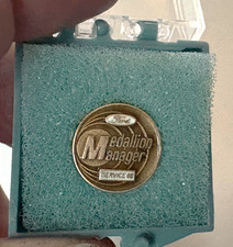VTG Customer Service Employee Pin: FORD MEDALLION MANAGER; 1/10th 10K Gold; 1968 picture
