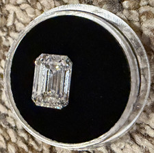 IGI Certified 3.03ct Lab-Created Rectangular Modified Brilliant Diamond E VS1 Ex picture