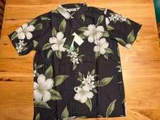 Men’s Quicksilver Waterman Button-up Size Small Black with Floral Pattern NWT picture