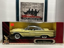 1:18 ROAD SIGNATURE DIE CAST METAL- 1961 DESOTO ADVENTURER picture